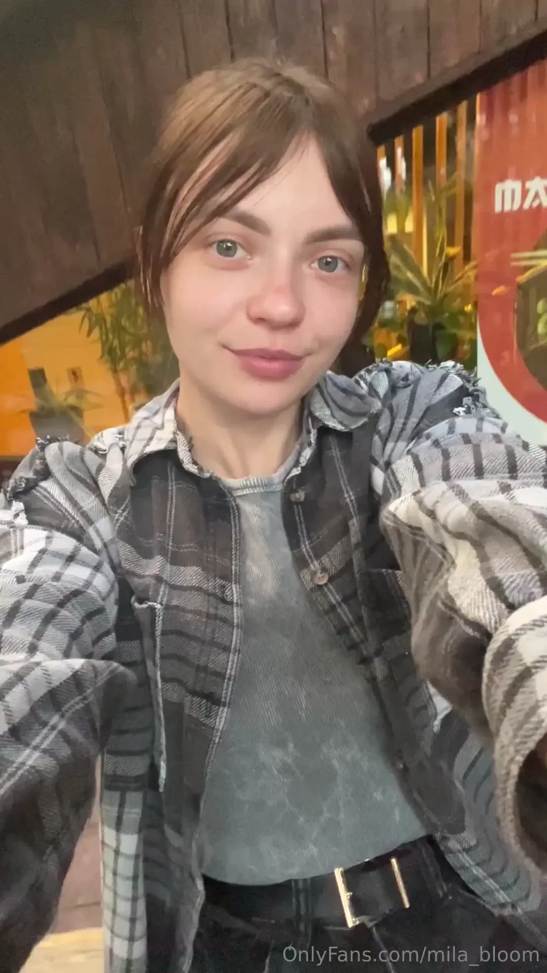 Can i stay in your thoughts just a little longer tonight 