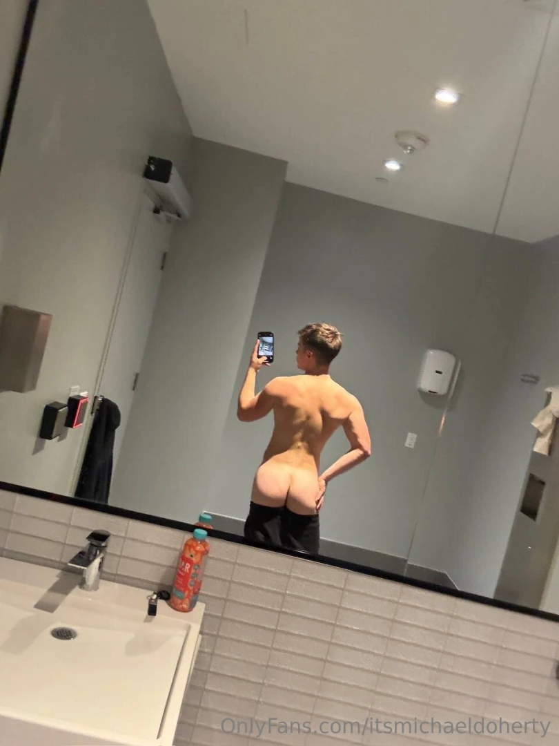 A lil cheeky treat to show y all my appreciation 