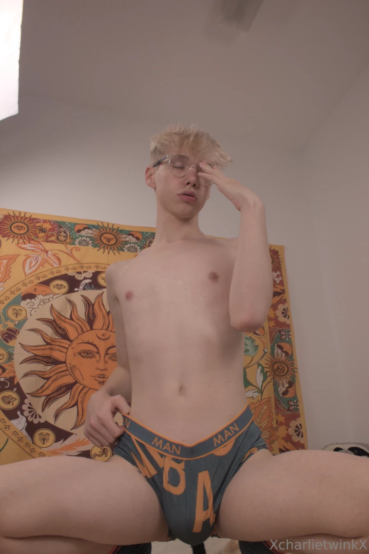 Idk why but this feels so slutty to me thoughts 