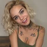 dolly-emma