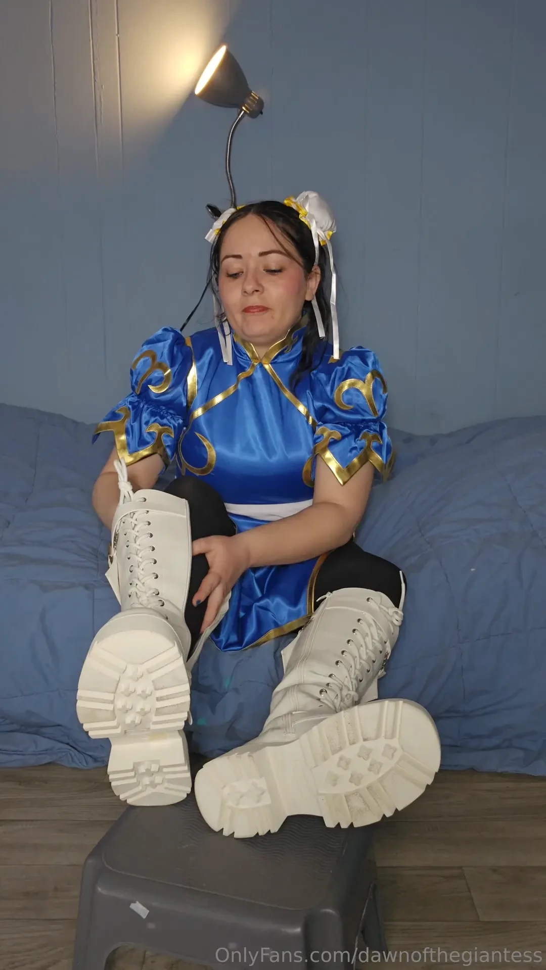 Worship chun li s feet i beat you and you have to follow through with 