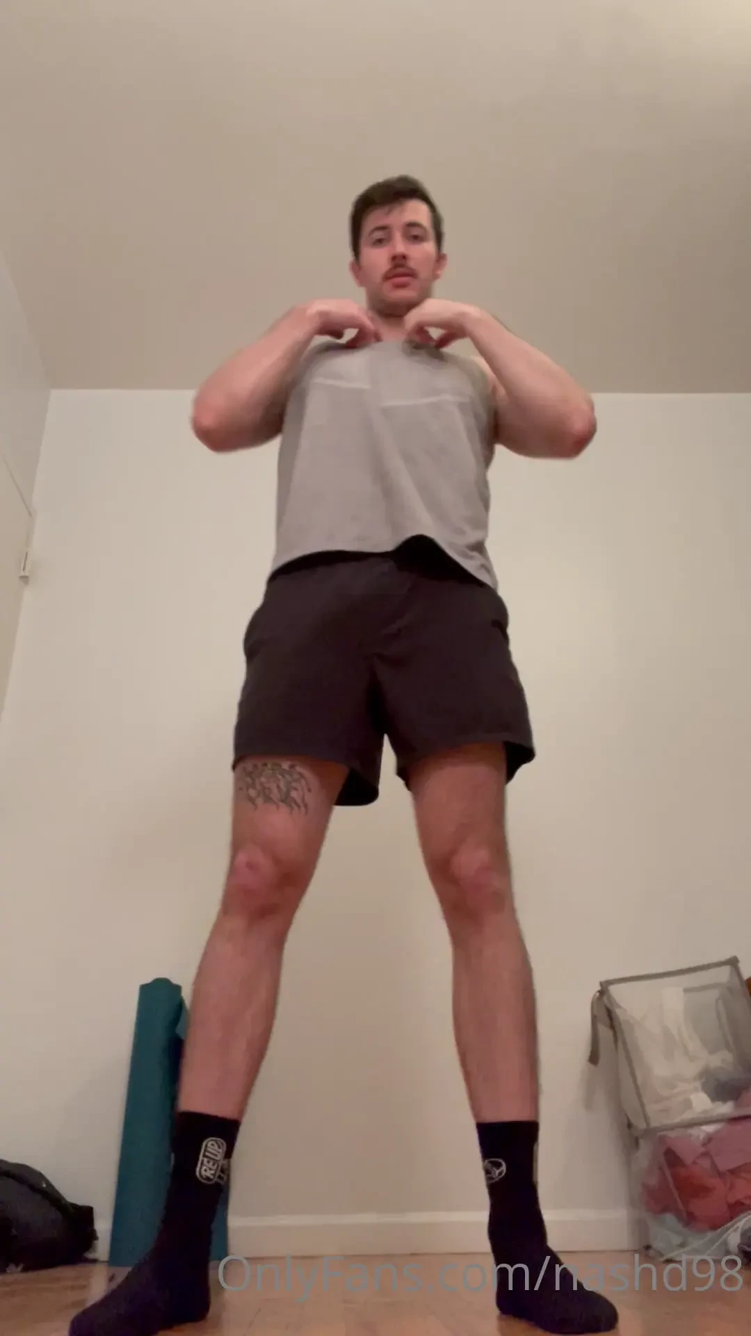 Lil strip tease dm me for private videos making content for my loyal 