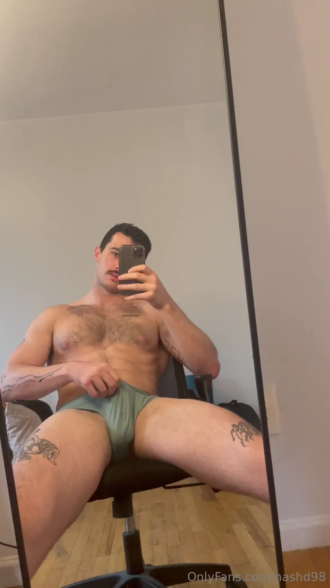 Lazy saturday after a hard workout this morning 