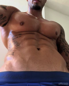 Heard they talking about me i see why