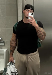 Touched down now i got a surprise