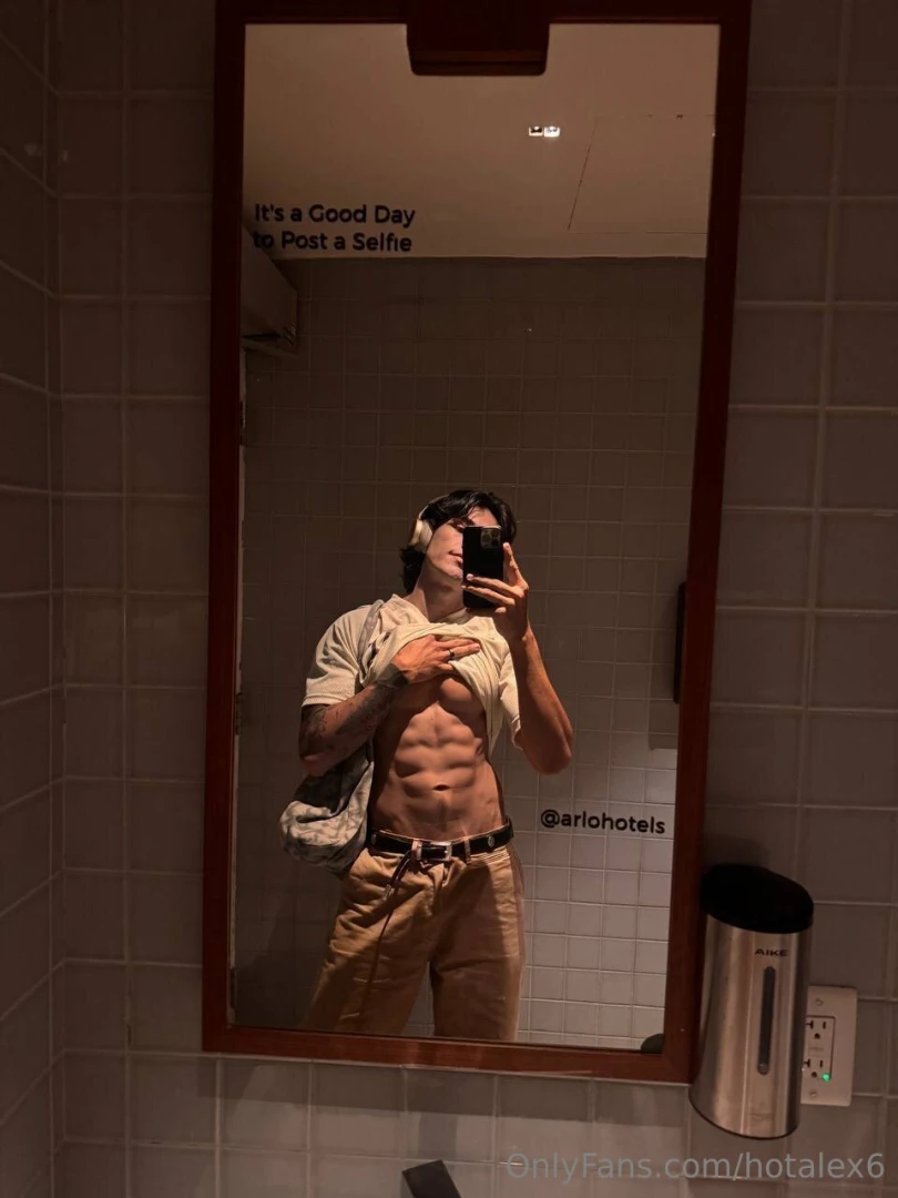 Selfie to remind you who you still want here don t blame yourself if 