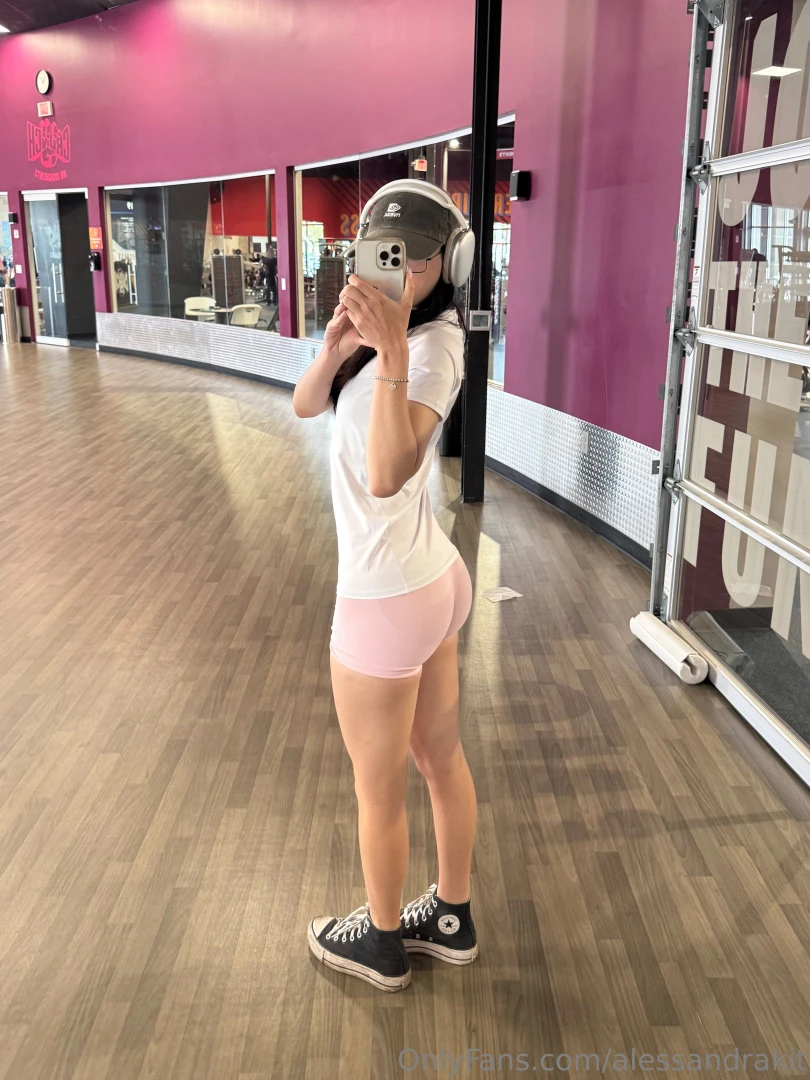 New gym fit do we likeeeee 