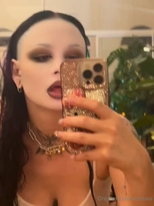 Art hoe is back on the menu boys worship and revel accordingly