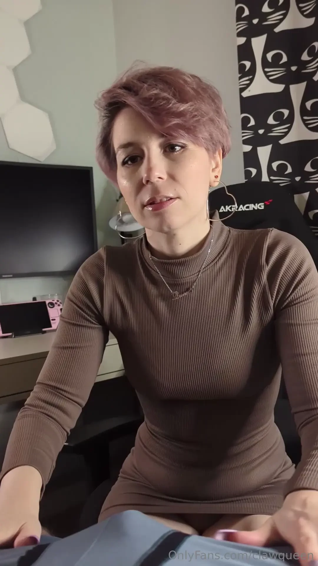 Just your throat queen checking in and making sure my head game is 