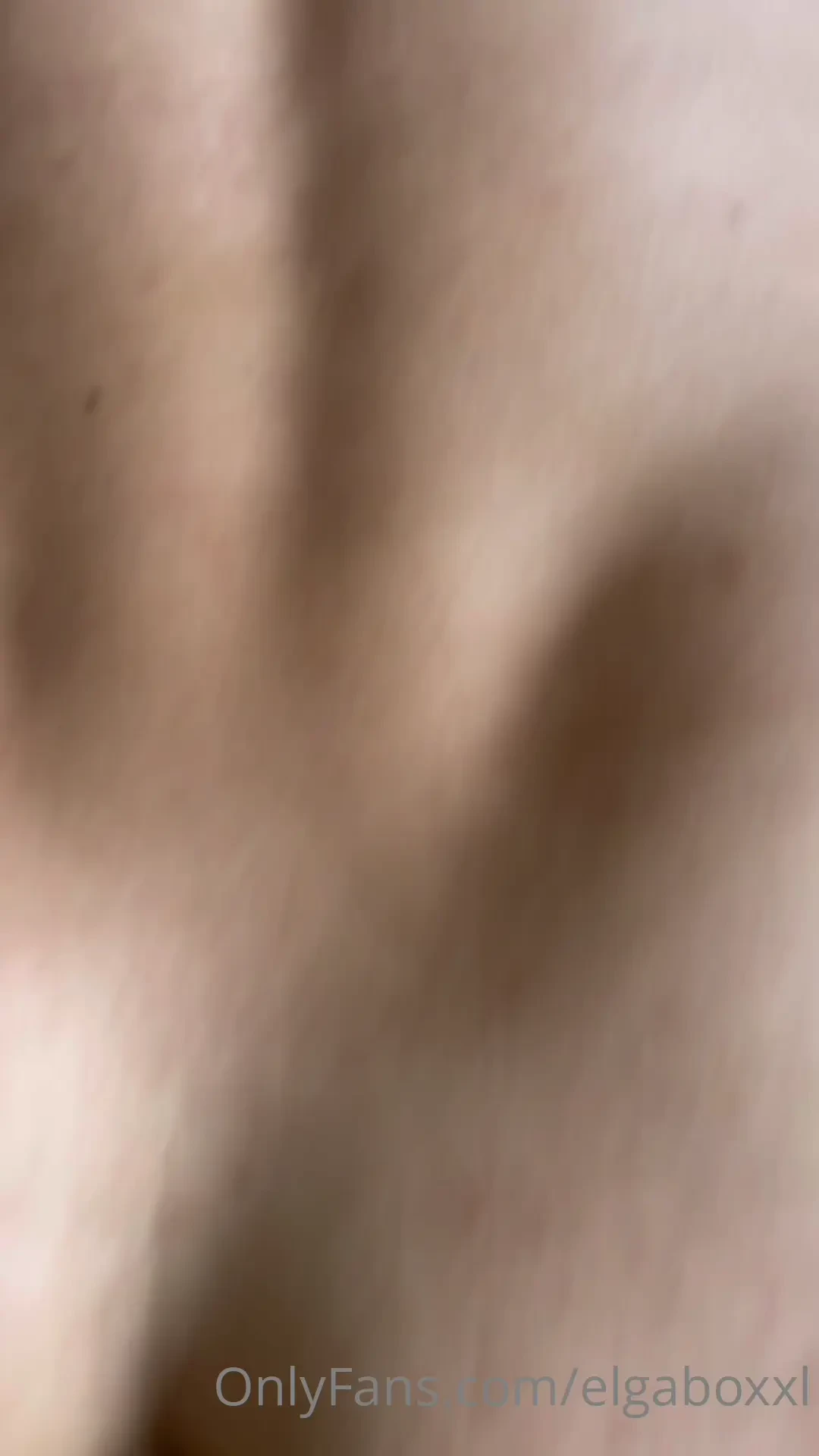 Muy pronto se viene mucha leche en un culo que dej muy abierto en 