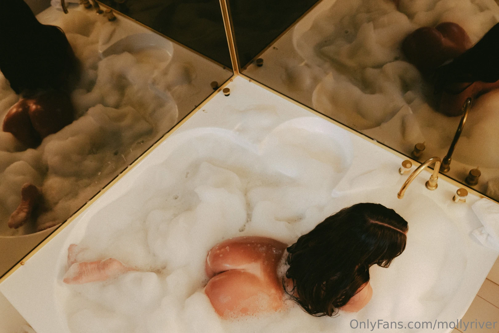 Soaking wet and waiting think you can handle this view 