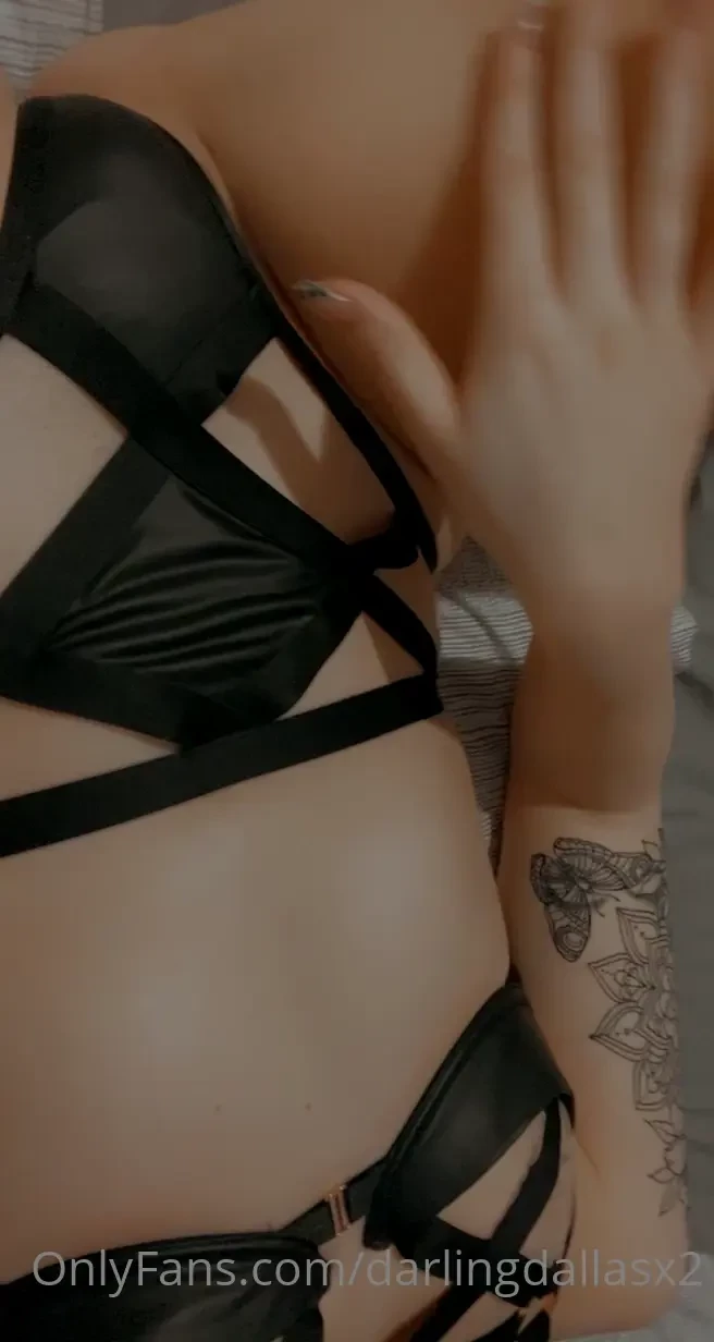 Exclusive-ellieemaee 