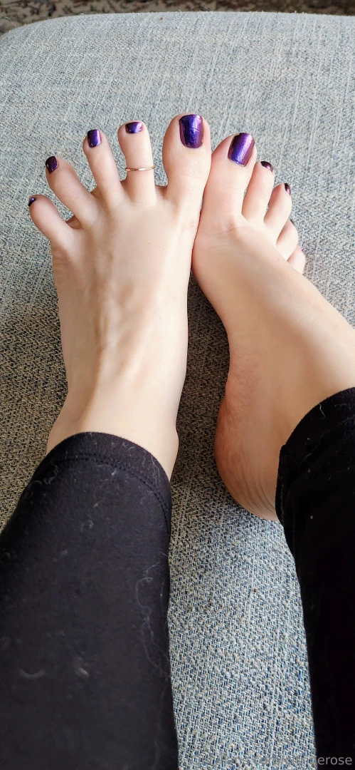 I realized i never really post any pictures of the tops lol i hope it 