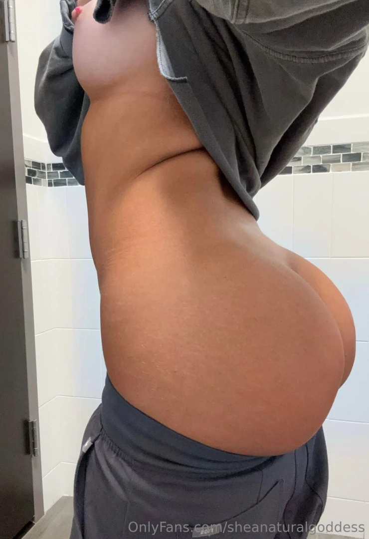 I look good in scrubs when they re on and off 