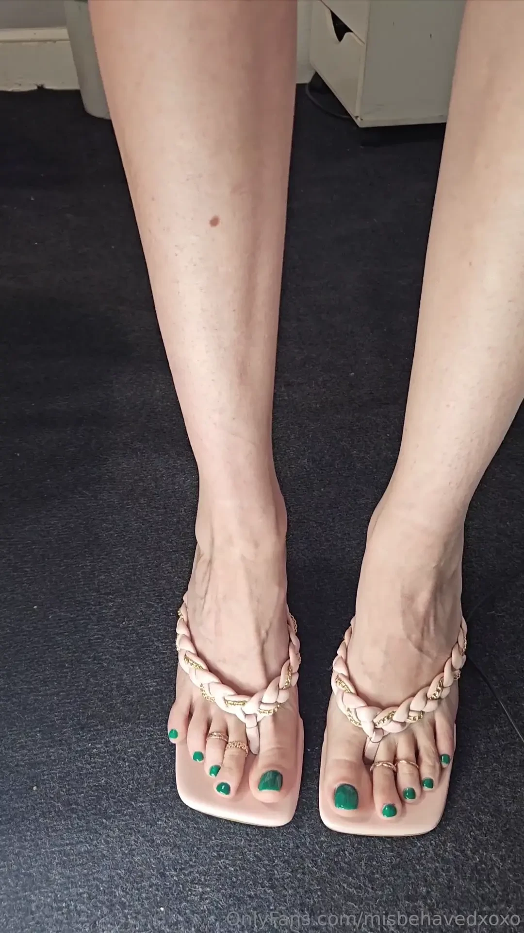 Good morning my loves don t mommy s green toes look so pretty 