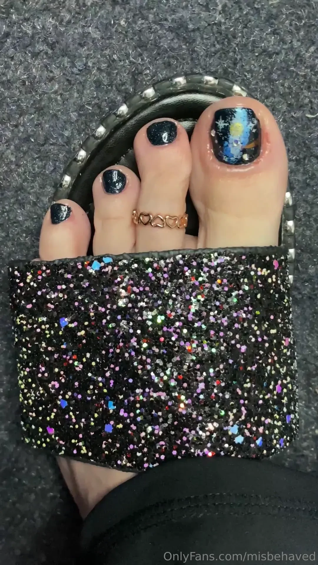 My new pedi isn t it pretty 