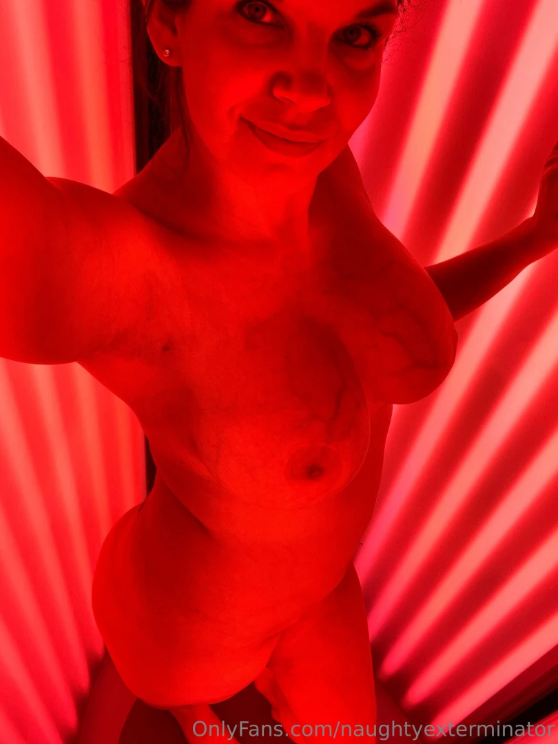 Friday night gym session followed by red light therapy never knew i 