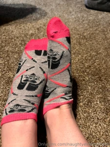 Anyone got a thing for feet i used to sell my dirty socks to foot