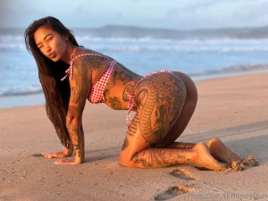 Picnic dinner dates on the beach