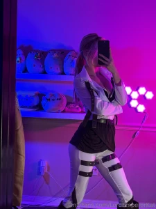 I m alone right now sooooo are you thinking what i m thinking