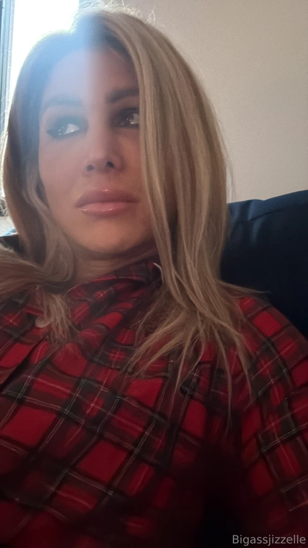 Having a lazy day today want to come and chat to me babe vip - 