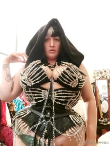 Some behind the scenes for this look from a few years ago do you like part 1