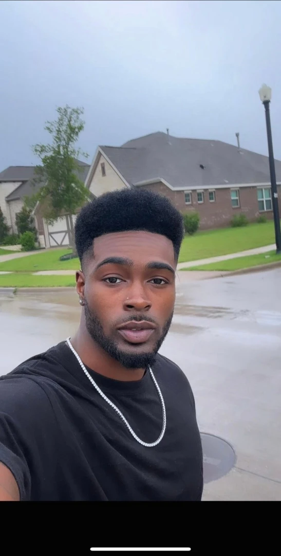 Go subscribe to thechosenone1 right now for a surprise from me cum see part 7 