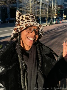 Guess who got a new hat yes i love it yes i m pressed part 3