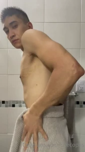 After a nice bath it is time to dry off