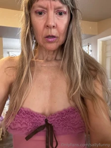 When a guy takes it out of his pants and it looks like he jerks off 10