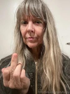 Yes it s green eye shadow