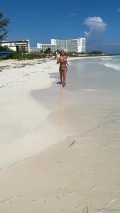 Steppin on the beach doot doot doot