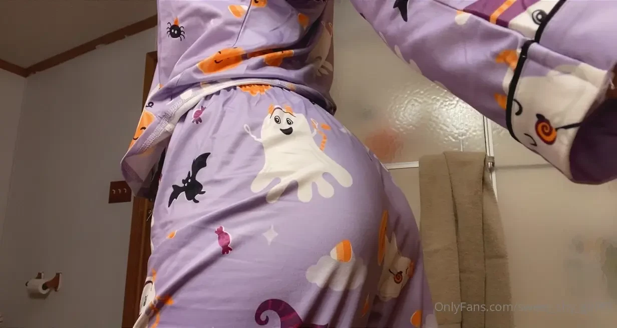 Shaking ass in my spooky pjs 