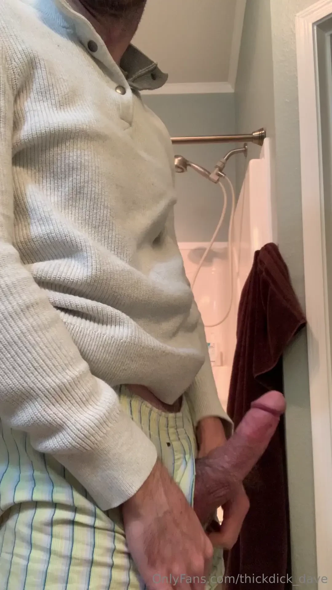 I love how perky my cock gets when i get real horny 