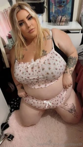 Pink or black part 32