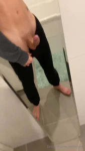 I was sexting a guy and i had tu pull my dick out
