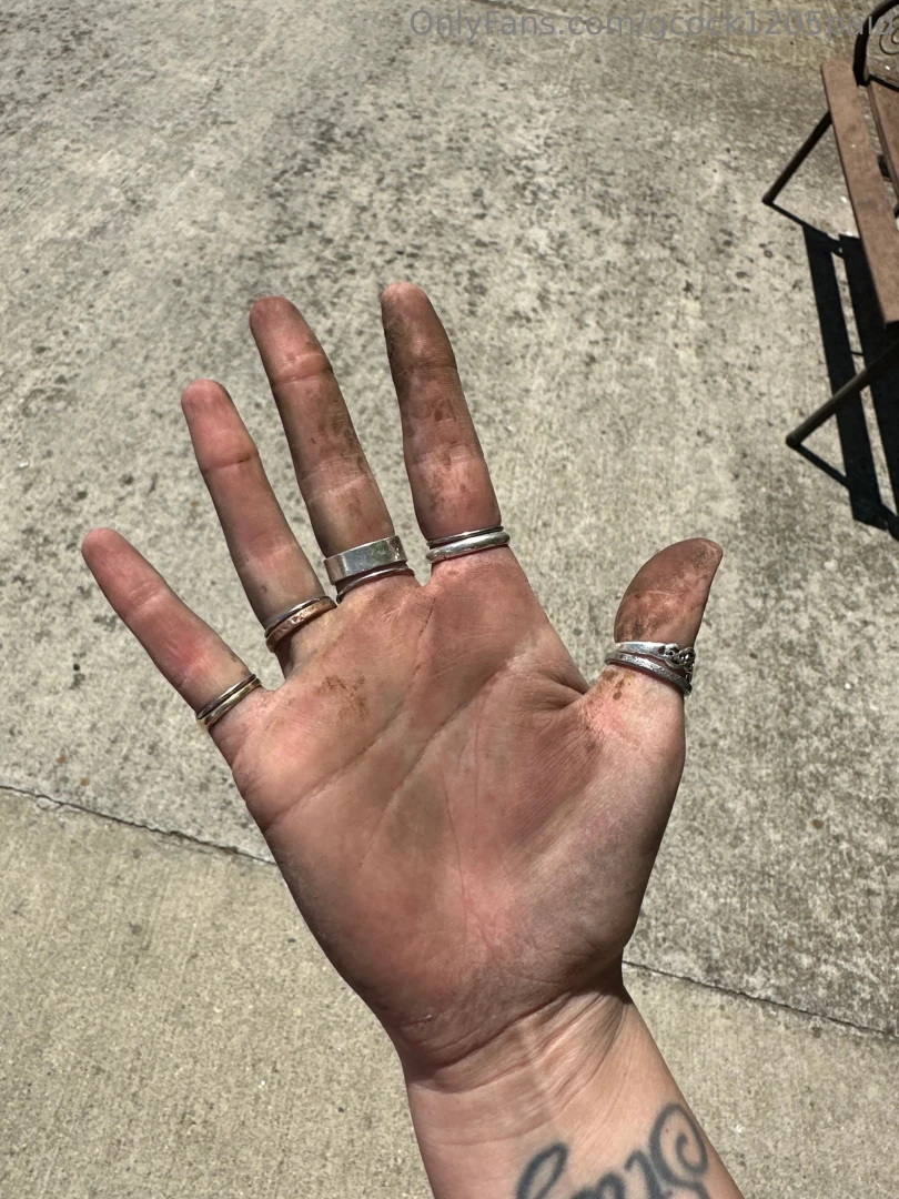 I was gettin down and dirty with the yard work today so hot out 