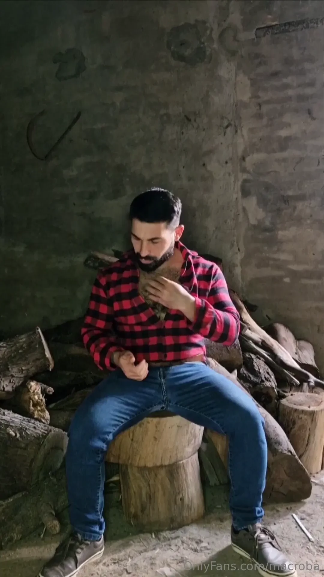 I was cutting wood and it made me very horny 