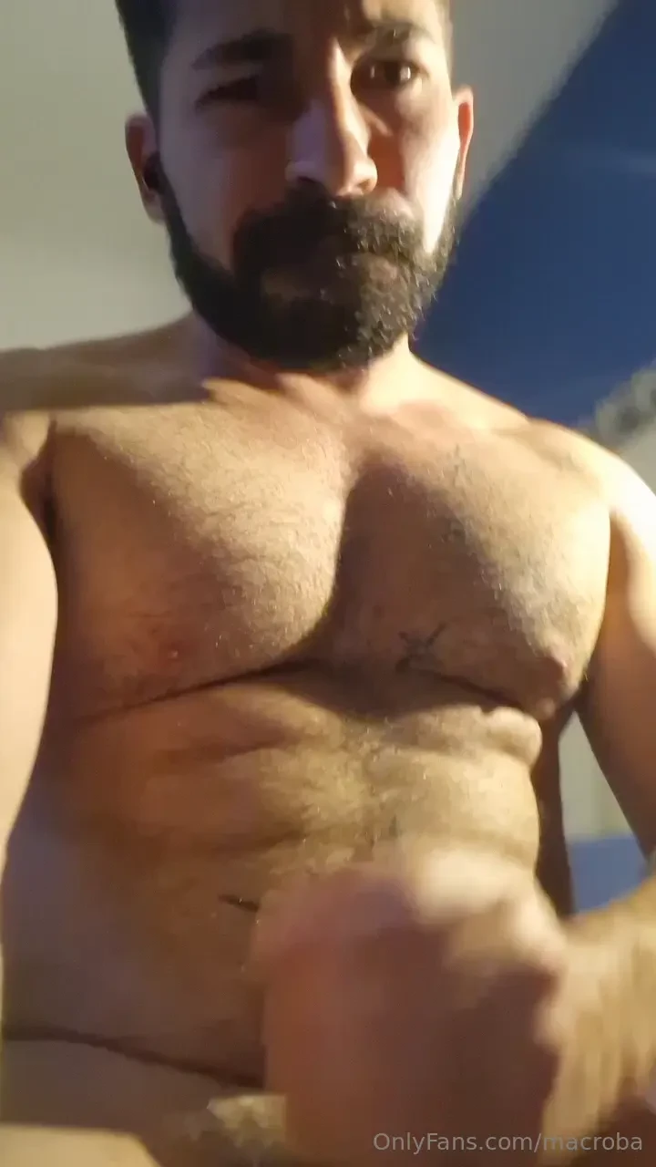 Despues de la siesta una paja y al gym 