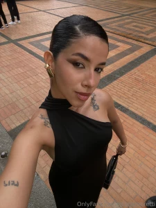 Does black color fit me