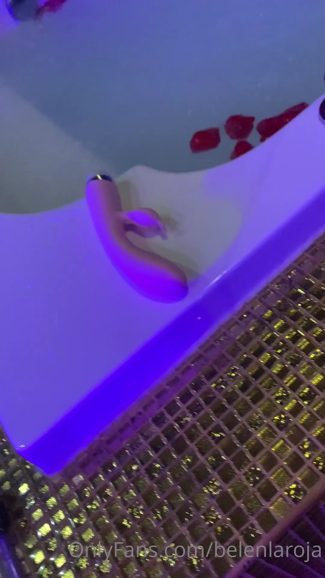 Los espero por interno p delo como vibrador en el jacuzzi 