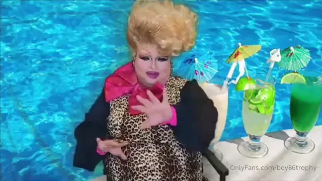 I shared the screen with dixie kuppe i wore my harness and edited this 