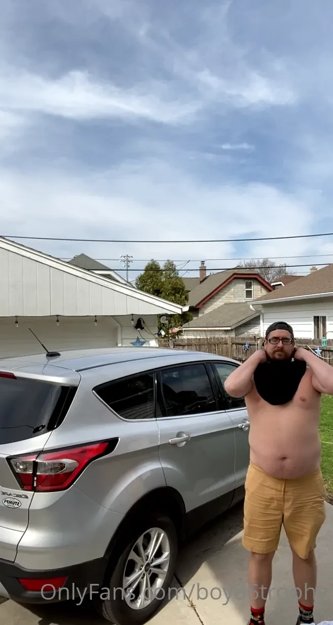 Feelin my beer belly today it s nice out 