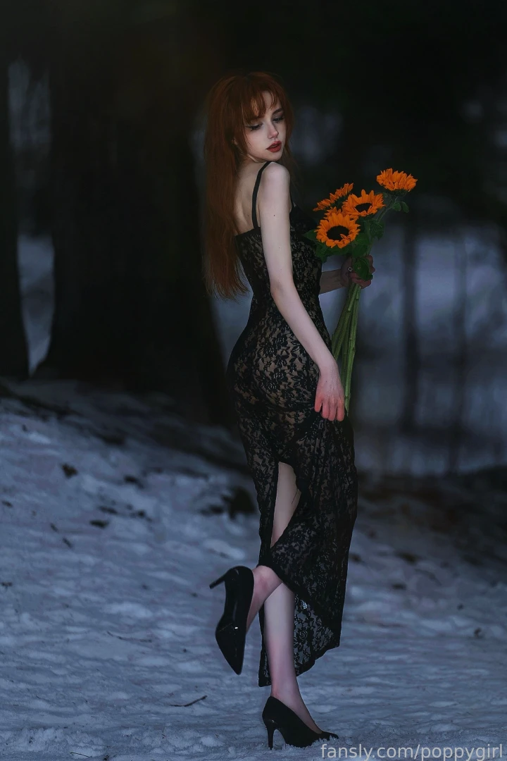 Fyp selfie redhead longhair pale young petite smalltits legs heels ff 
