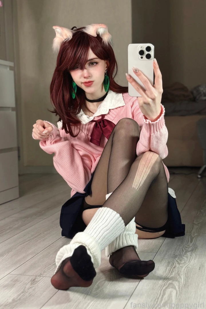 In a cutie mode fyp selfie redhead longhair pale young 18 petite 