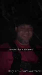 Them bluecollar small town vibes needs some ass who gonna give it to