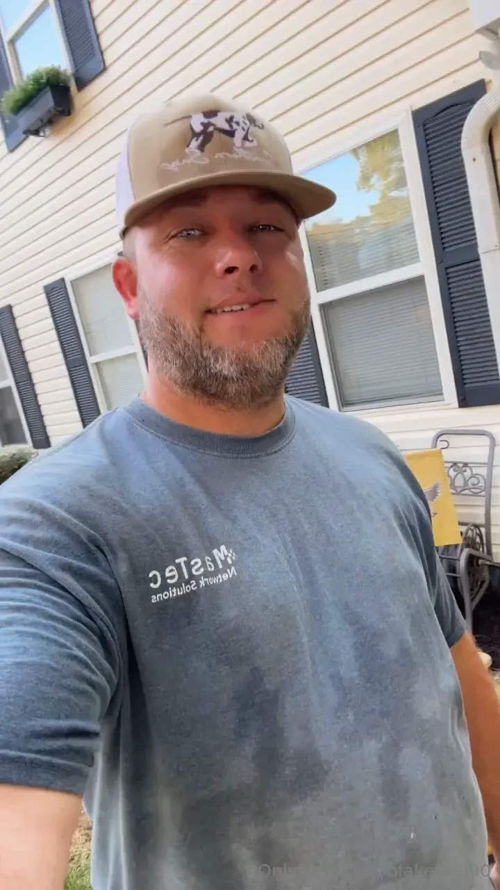 North ga heat today in this yard who wants to come wash me 