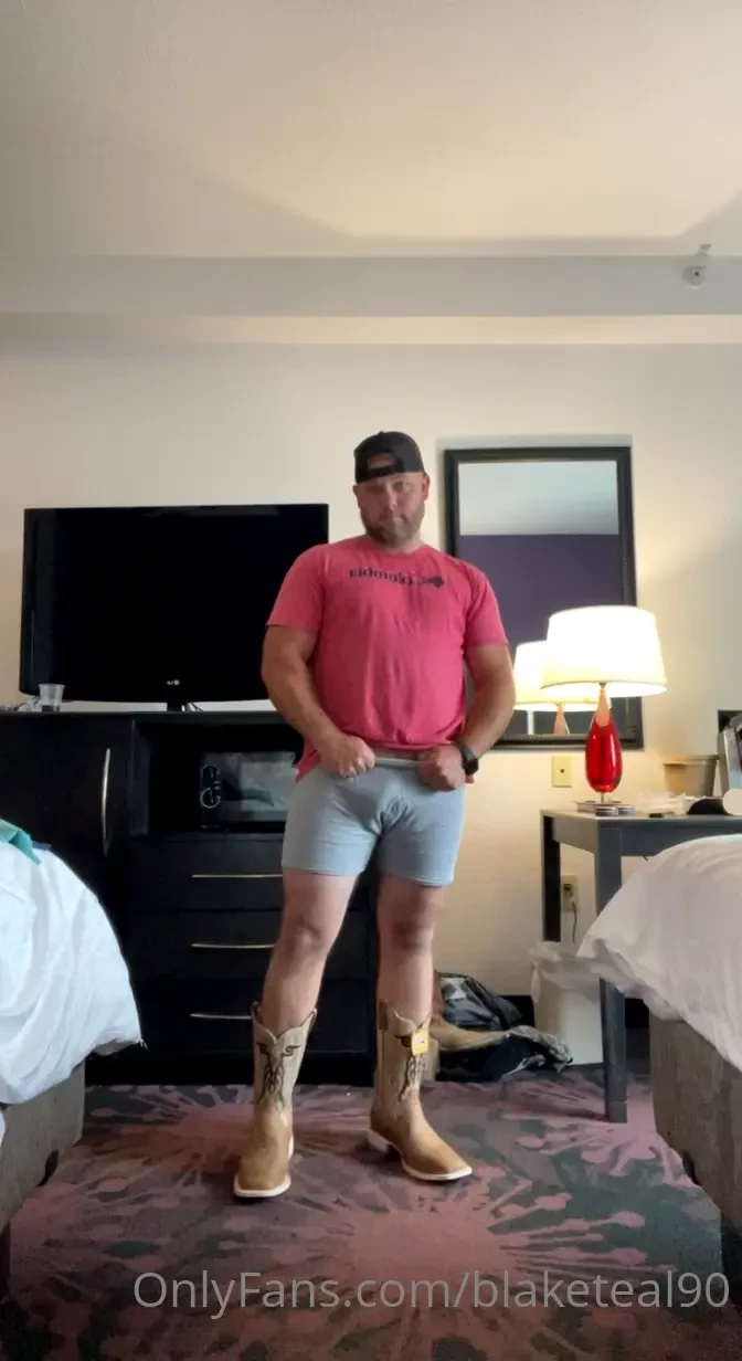 Mew boot goofin 
