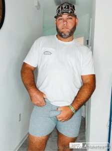 Cum watch me swang this phat white cock around cum jack off with me