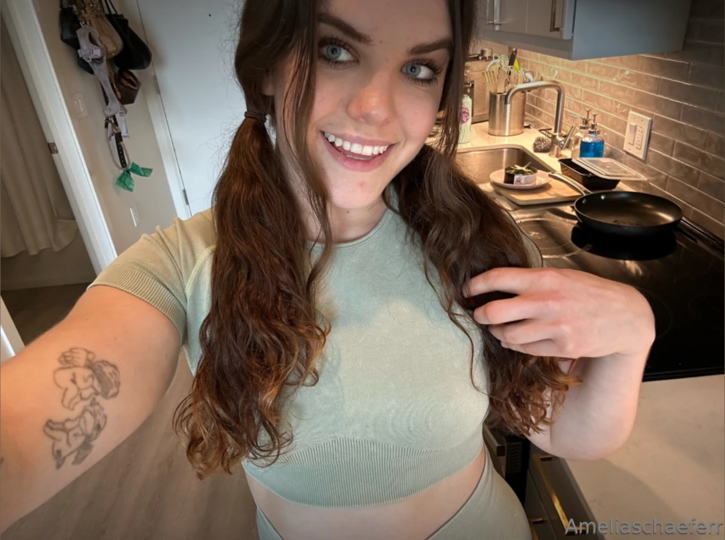 How would you punish a girl like me asking for a friend p 